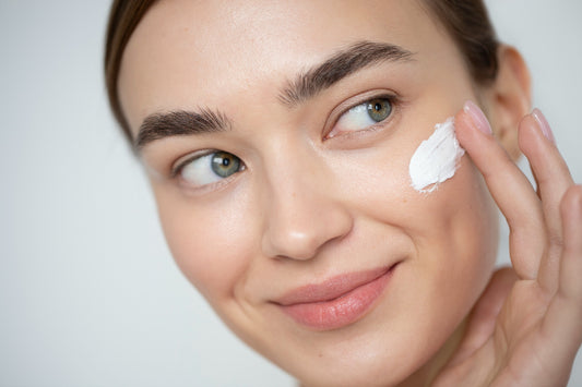 The Ultimate Guide to Niacinamide-Enriched Sunscreen: Shielding Your Skin from Harmful Rays